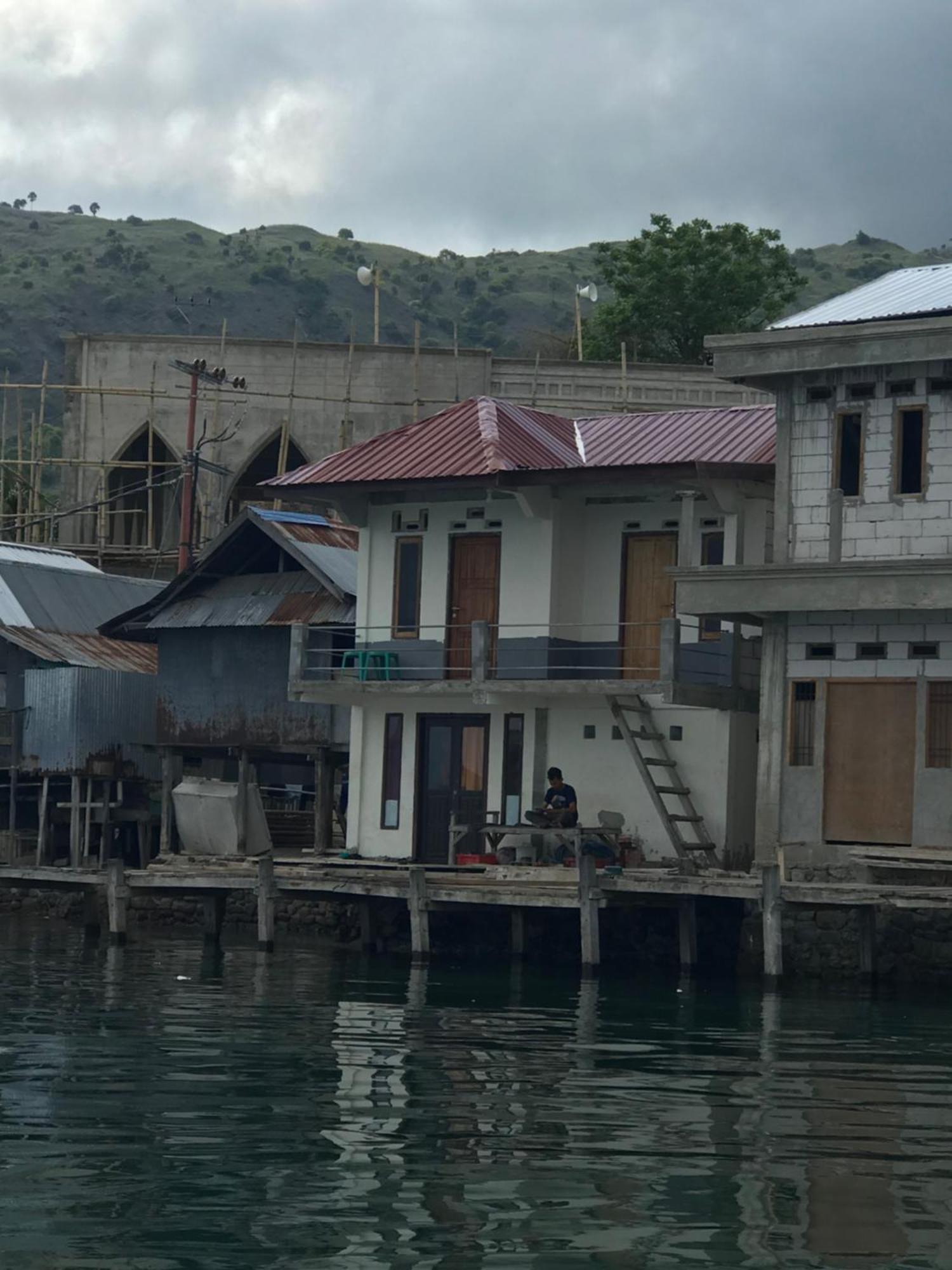 Ora Komodo Home Stay Exterior foto